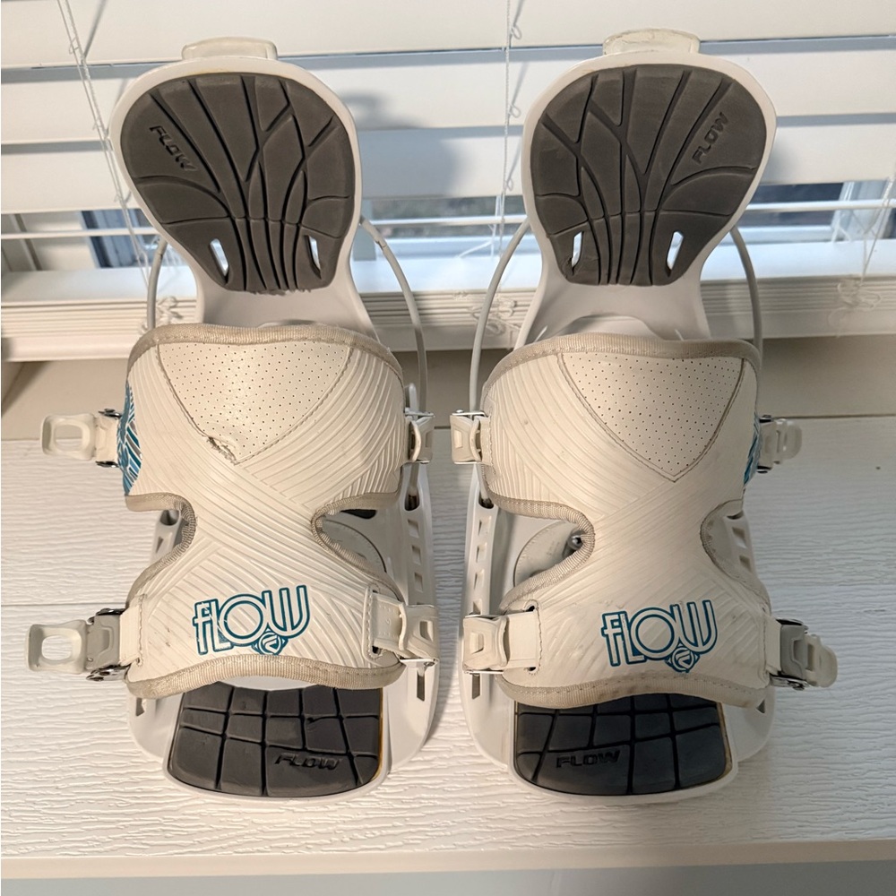 Women’s Flow Flite 2  Snowboard Bindings - White rear entry